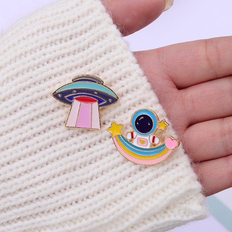 Indah Astronot Enamel Pin Logam Bros Lencana Bintang Pelangi Kartun Perhiasan Ransel Topi Hadiah Custom Aksesoris Kreatif