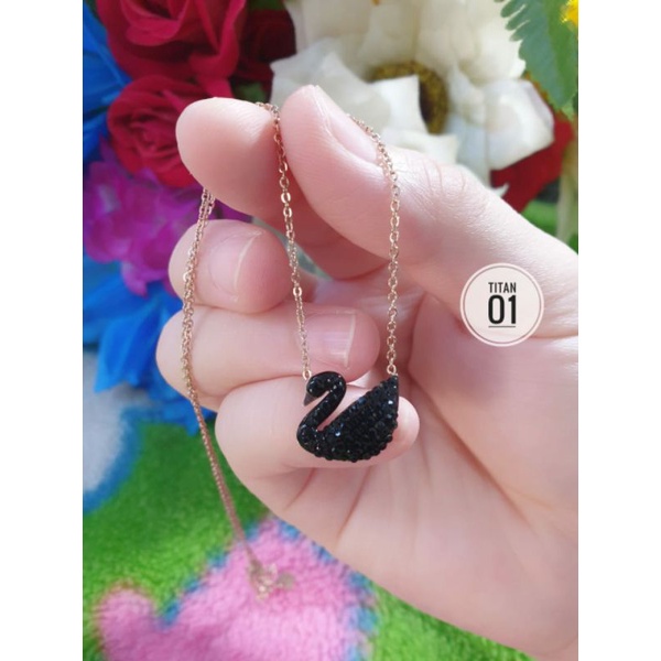 Kalung Titanium Angsa Hitam Dan Merah Super Cantik Premium