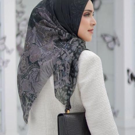 ❂ Promo Jilbab Termurah ZM Zaskia Mecca - Kayu Aro Black Scarf Kerudung Segi Empat mama-_in_fashion 