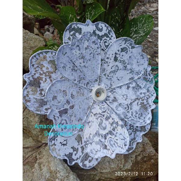 KAP LAMPU BUNGA DEKORASI MODEL TERATAI BAHAN KAIN BROKAT ISTIMEWA