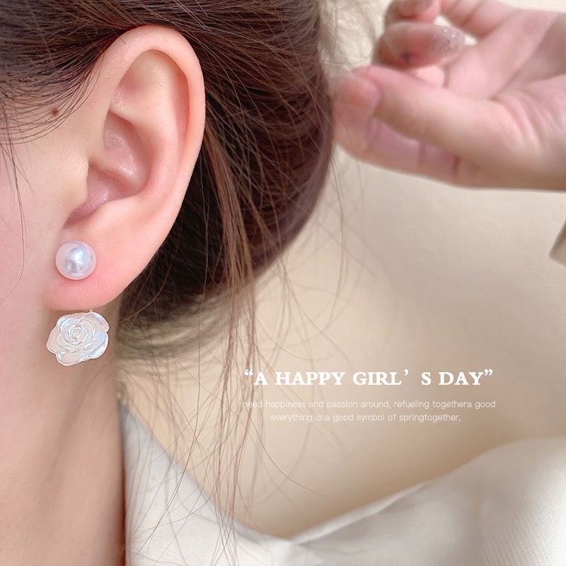S925 Perak Jarum Anting Mutiara Perempuan Gaya Baru Trendi Influencer Niche Desain Anting-Anting Cahaya Mewah Temperamen Anting Bunga