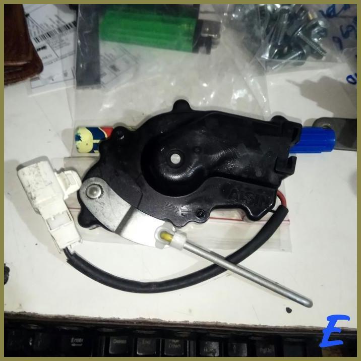 doorlock door lock pintu Toyota kijang kapsul original