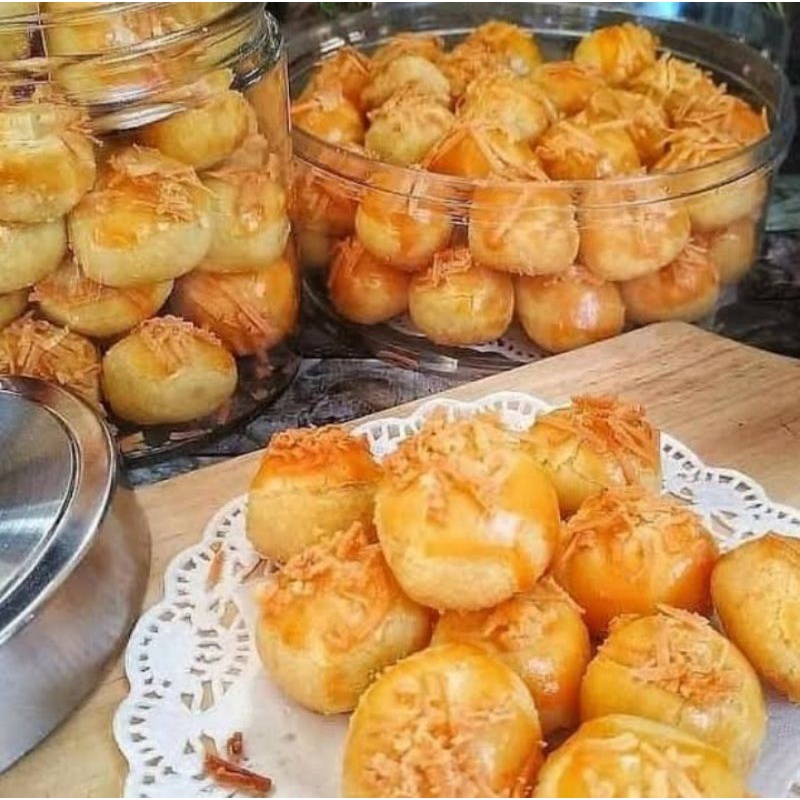 

kue nastar isi slai nanas atasnya ada kejunya 1kg