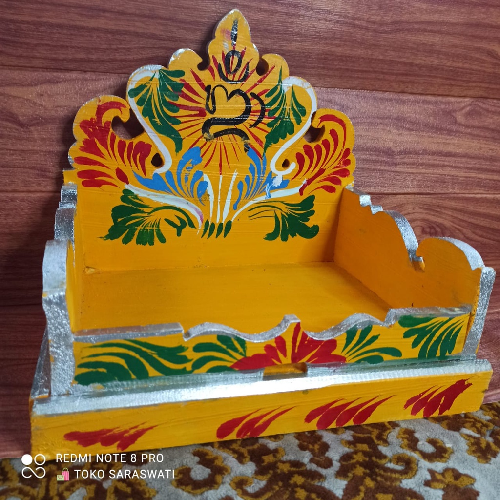 Plangkiran Bali Kuning Motif Tempat Daksina di Rumah Bali Ukuran Sedang