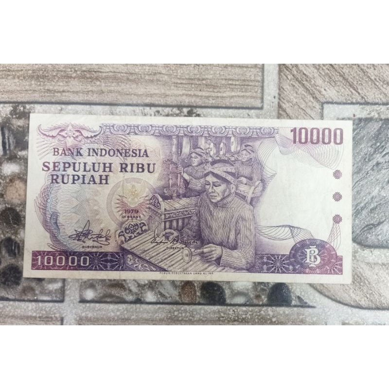 Uang kuno 10000 rupiah Thn 1979 Seri Gamelan- Kondisi bagus(Asli uang RI)