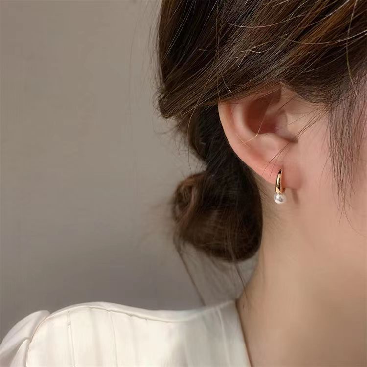 Anting Hoop Mutiara Mewah Elegant Gold Earing Untuk Aksesoris Perhiasan Wanita