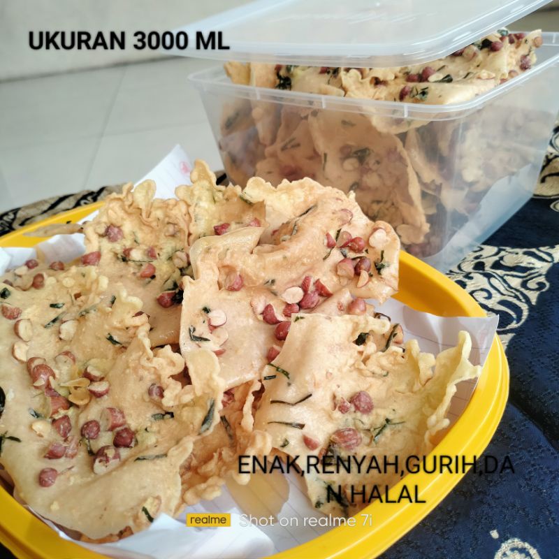 

Rempeyek Kacang Gurih dan Halal