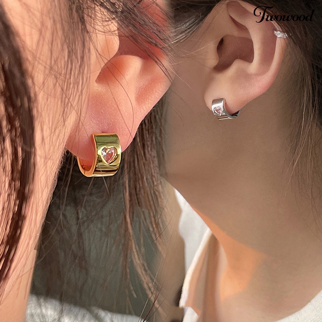 Twowood 1pasang Anting Hoop Geometris Temperamen Sederhana Berlian Imitasi Kecil Cinta Hati Huggie Earrings Fashion Perhiasan