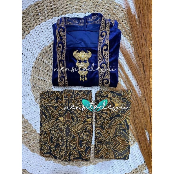 [1 Set] Kebaya Bordir, Jarik Instan + Selendang Jarik / DN02B, Model Ajeng ~ Nuansa Navy