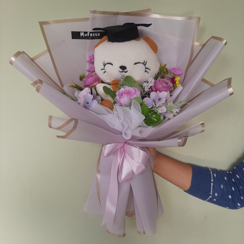 Buket boneka kucing pakai bunga artificial Kode Evodia Bouquet GIFT BOUQUET BUNGA PALSU FLOWER BOUQU