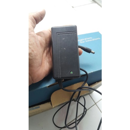 Adaptor 12 Volt 2.5 A