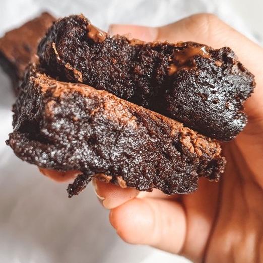 

Ω Brownie STREAK - Fudgy Chewy Chocolate Brownies PREMIUM USING CALLEBAUT ♦