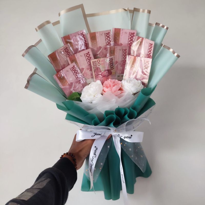 Buket bouquet wisuda pernikahan ulang tahun dan acara besar bisa request warna dan tambah kartu ucapan