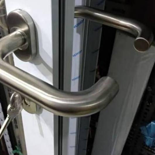 ❇ Kunci Pintu Alumunium 8530 Set/ kunci handle pintu pisah pintu alumunium 8530 putih brown Stainles