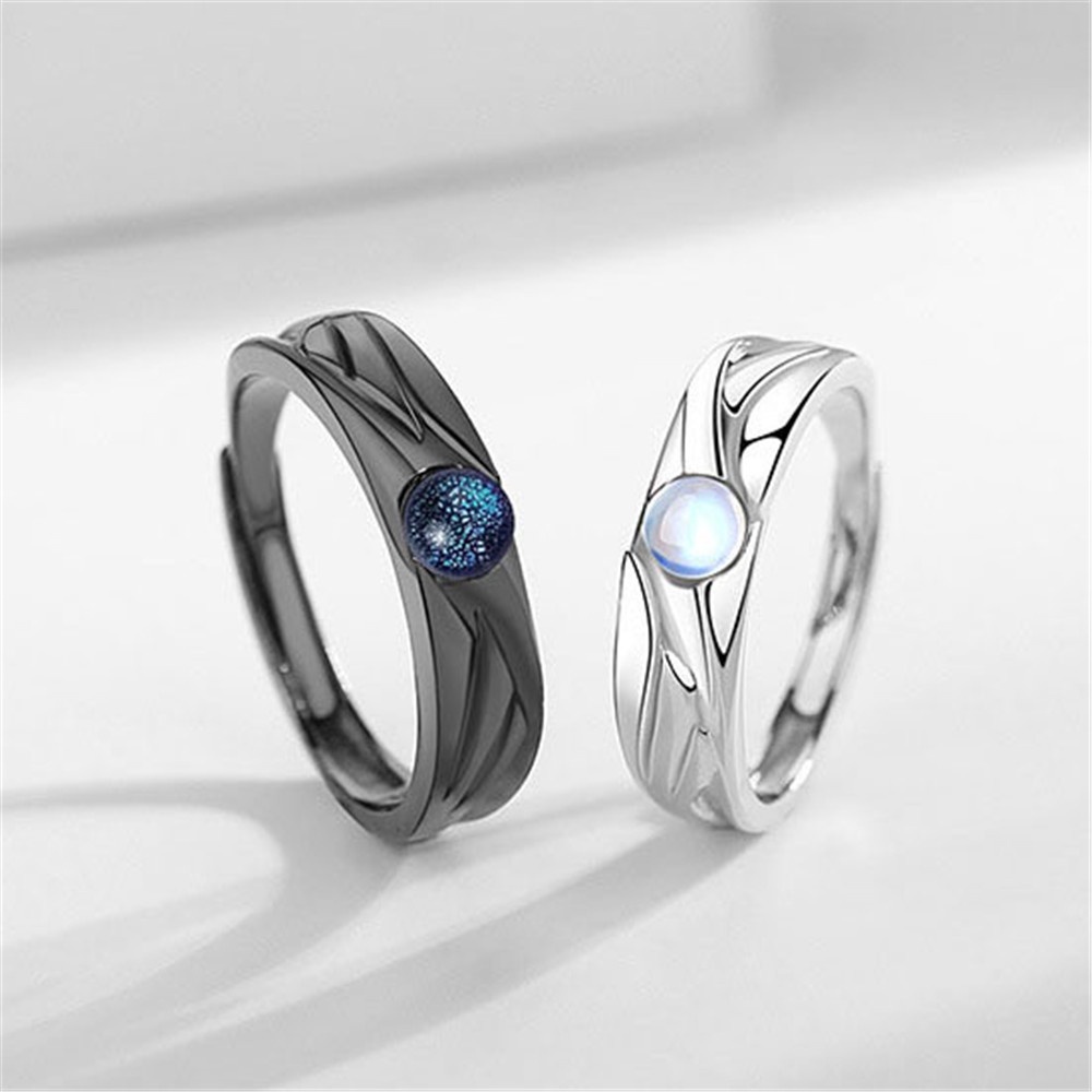 2pcs Cincin Pasangan Hitam Putih Moonlight Stone Opening Adjustable Angel and Devil Metal Ring