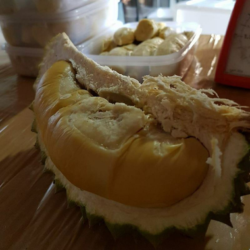 

Buah Duren Durian Kupas Daging Manis Legit Premium Matang Masak Pohon