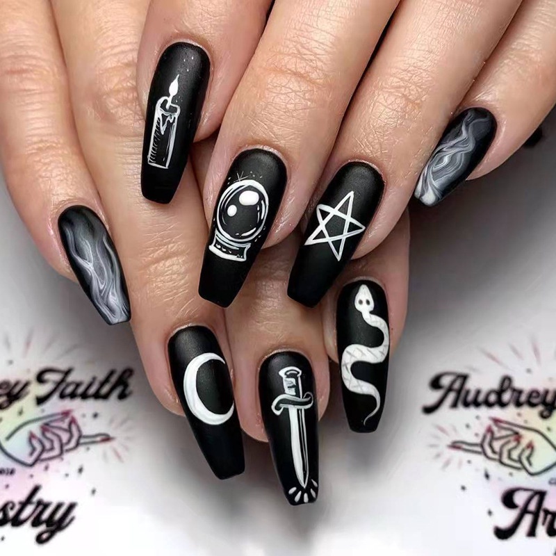 Women Gothic Spooky Style Fake Nails 8702