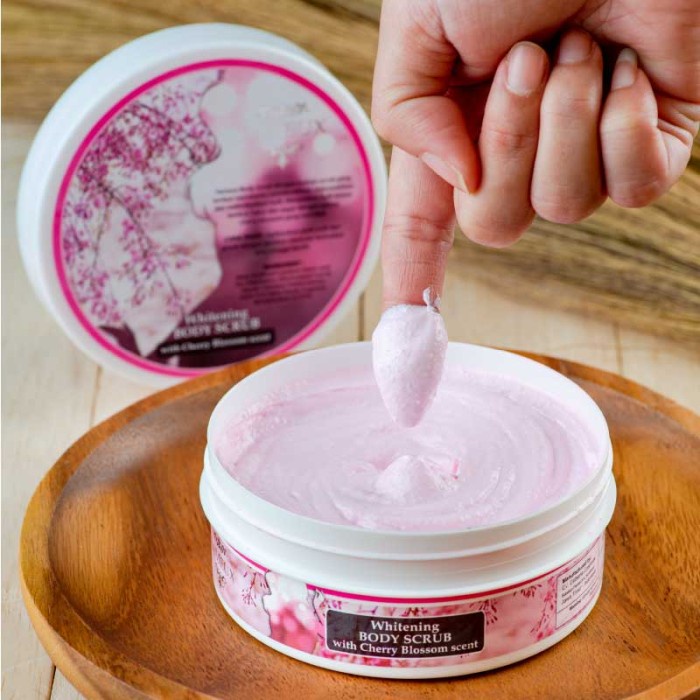 Fameux Whitening Scrub Exfoliating Lulur Exfoliasi Badan 250 ml Cherry blossom