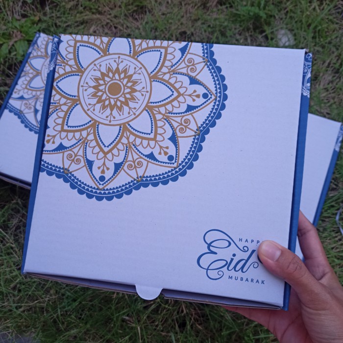 

HAMPERS COWO SPESIAL RAMADHAN EID MUBARAK KADO LAKI SAJADAH SARUNG - box eid mubarak