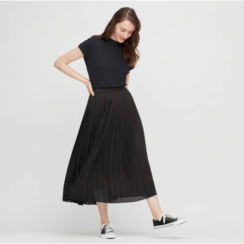 GU UNIQLO SIFON PLEATED SKIRT