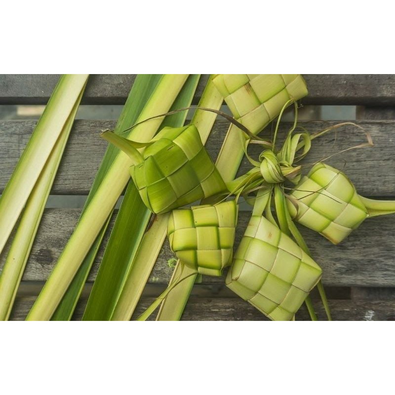 

wadah ketupat/kulit ketupat