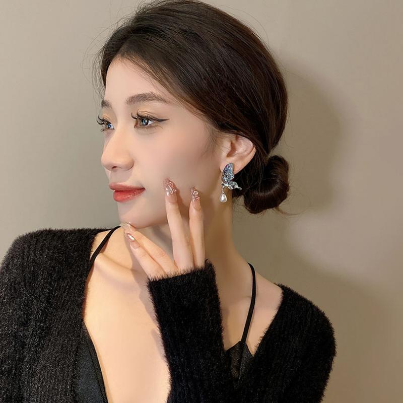 Anting Mutiara Kupu-Kupu Kristal fashion Elegan Aksesoris Korea Wanita