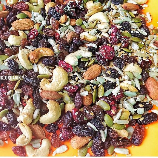 

✤ SUPER TRAIL MIX 1Kg - Almond, Cranberry, Pumpkin Seed, Cashew, Raisin, Sunflower Seed ✮