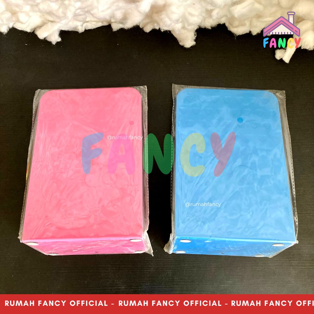 

Terlaris ✨ -Book End Stand/ Sandaran Penyangga Buku Hello Kitty (1 Set Isi 2 Pcs)- 2.2.23