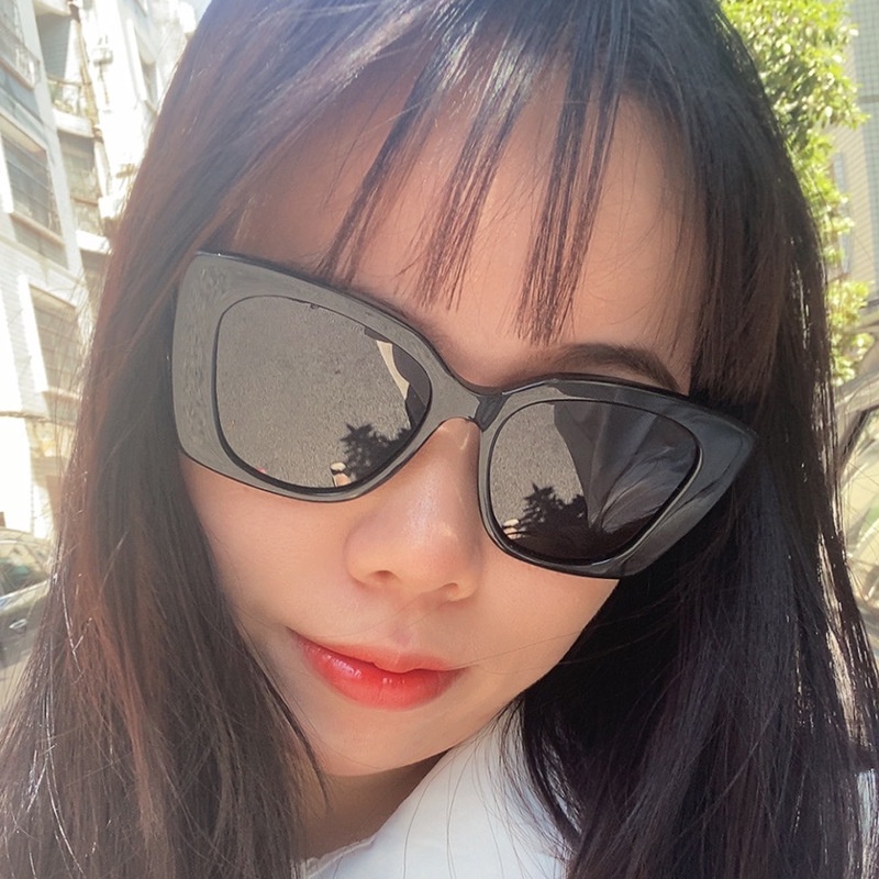 (YUZHU) Korea Fashion Mutiara Kacamata Hitam Vintage Fashion Oversized Frame Casual Kerai Sunglasses Untuk Wanita