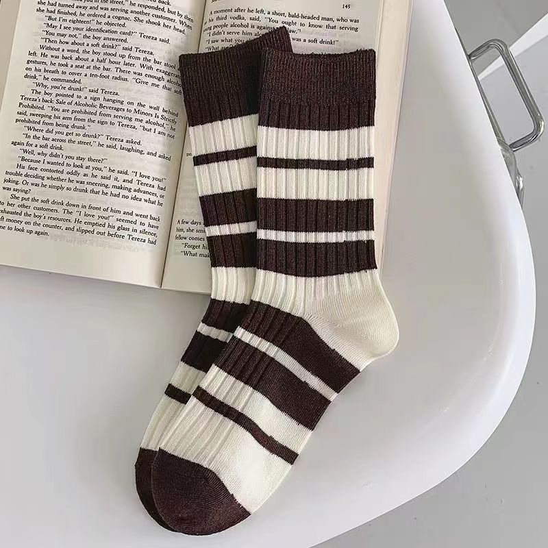 ⭐️𝐈𝐇𝐒 𝟗𝟐𝟑 𝐋𝐚𝐦𝐩𝐮𝐧𝐠⭐️Kaos Kaki Pria Wanita Panjang Setinggi Betis Motif Garis New Summer Socks