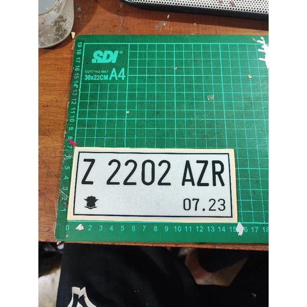 

Sticker Pl4T new isi 1 pcs