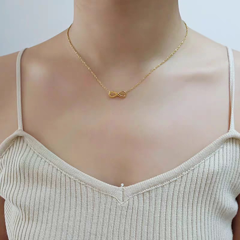 Kalung Rantai Klavikula Liontin 8 Karakter Bahan Titanium Steel Lapis Rose Gold Tahan Air Tidak Pudar Untuk Wanita