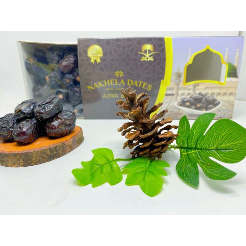 

500 gram Kurma Ajwa Madinah / Kurma Nabi Kemasan Eksklusif Nakhela Dates