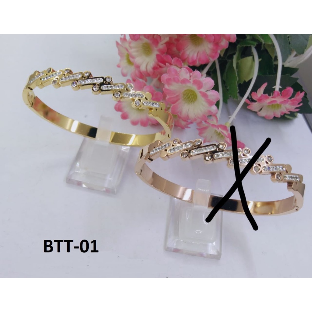 GELANG TITANIUM EMAS GOLD TITIK STRIP DIAM DIAGONAL TERMURAH / DUNIA GELANG TERBARU