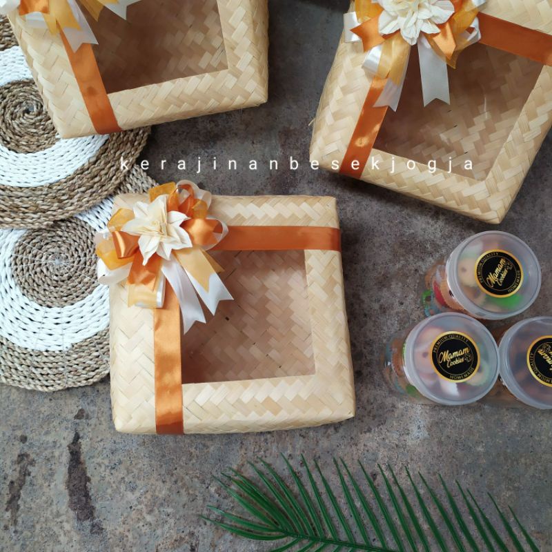 

SEPASANG BESEK BLICING MIKA RUSTIC /besek makanan/besek rustic/besek murah/besek bingkisan/makanan/besek jogja