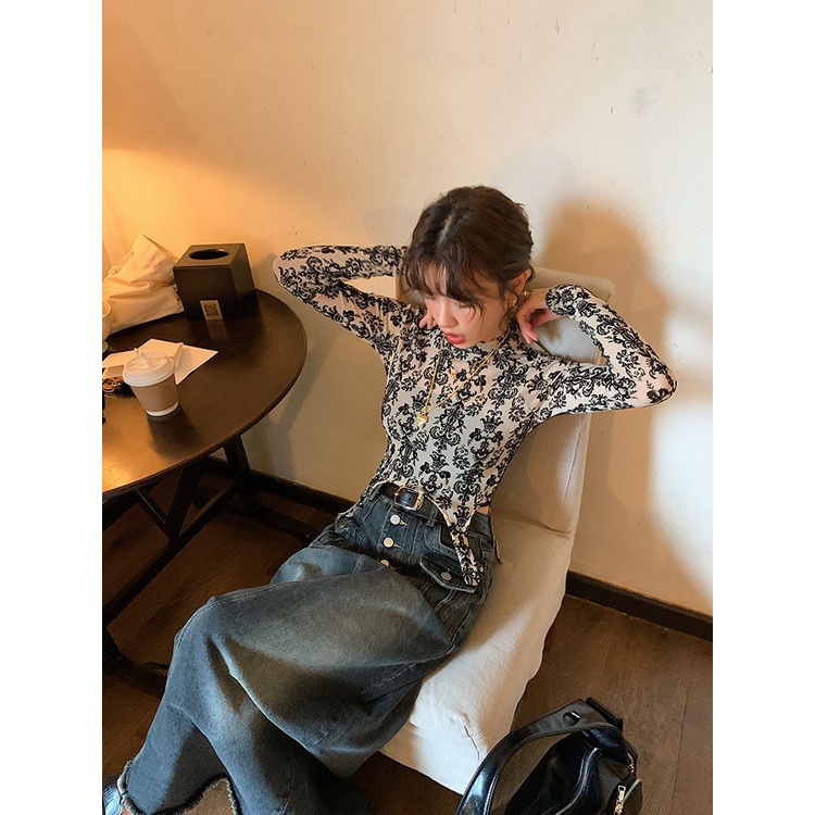 Red Musim semi baru slim fit dan tipis gaya floral retro tidak teratur Hyun Ya angin top bottoming kemeja ceruk leher bulat kecil