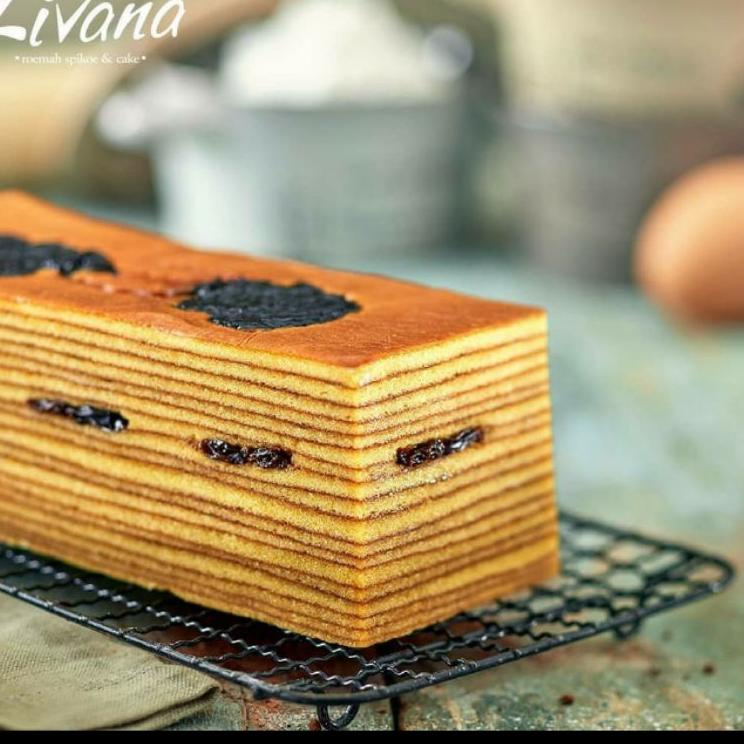 

➬ lapis legit livana prunes cokelat keju pandan original HALAL kemasan vacuum siap kirim luar kota ✷