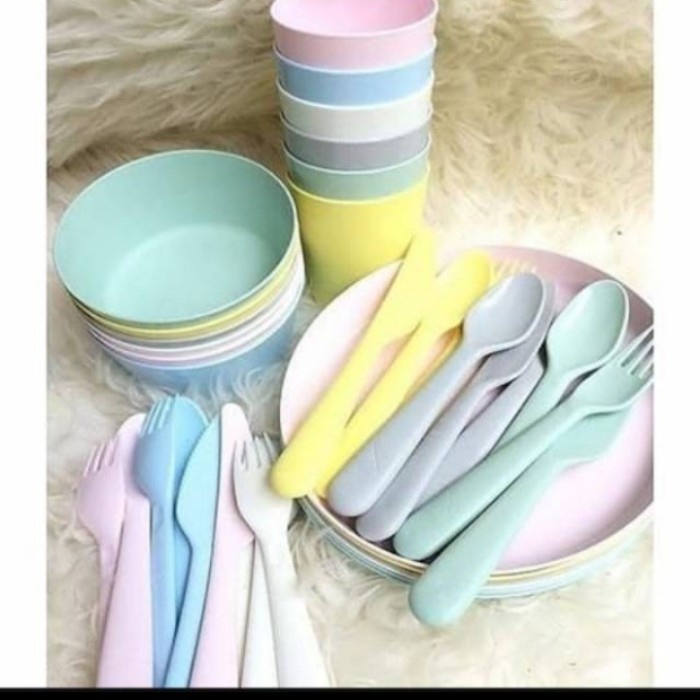 GD 1 Set Alat Makan Plastik (Mangkuk,Piring,Gelas,Garpu,Sendok)