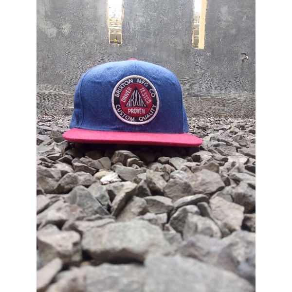 topi brixton