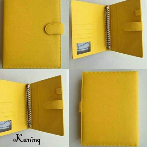 

Kejutan Murah Binder Ready Polos B5 (26ring) Part 3