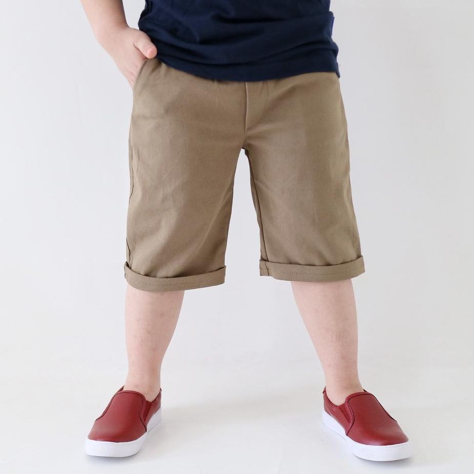 CELANA CHINO PENDEK ANAK LAKI LAKI TERBARU LILY AND CLARK (KODE 3196)