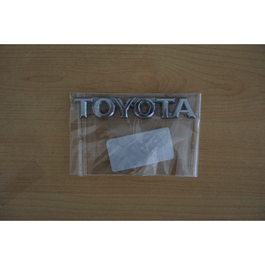 EMBLEM TULISAN "TOYOTA"