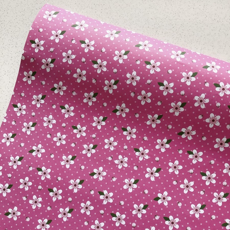

Kertas Kado Pink Fanta Motif Bunga