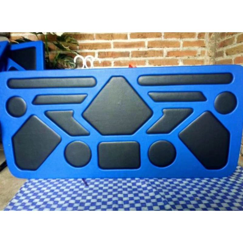 Doortrim bagasi Espass motif timbul.