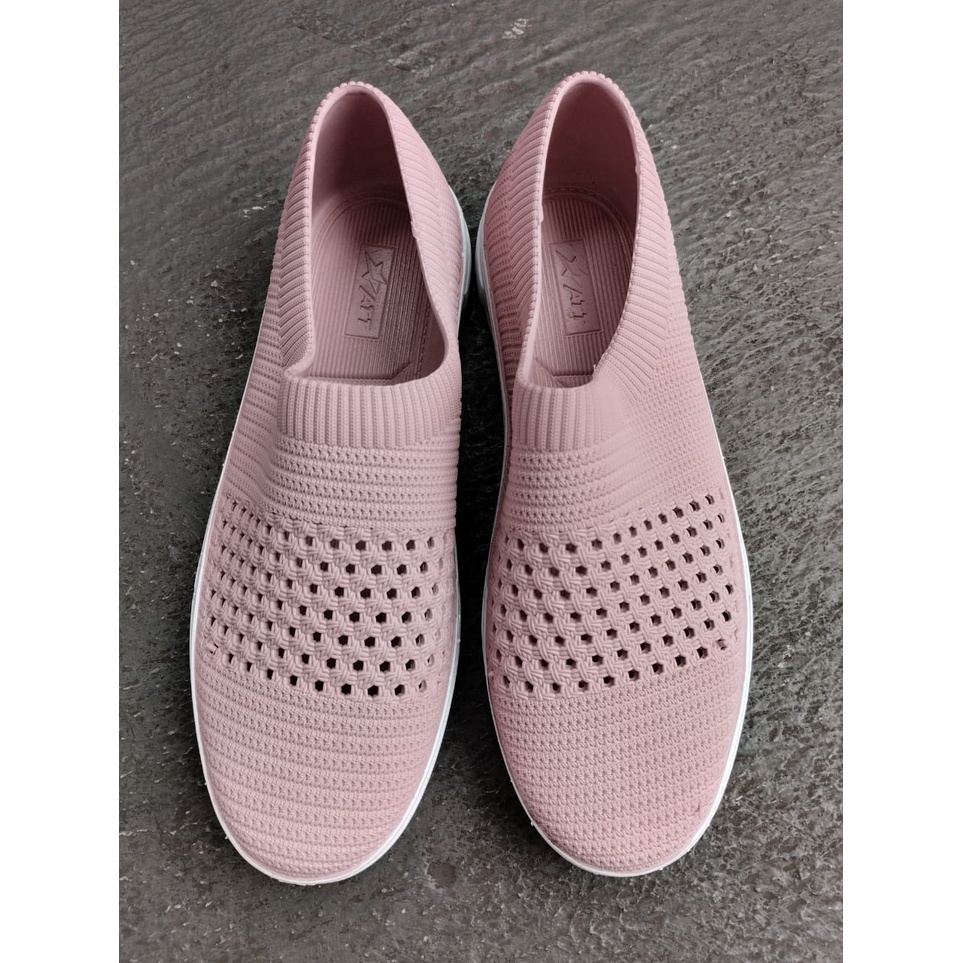 sepatu ATT perempuan slip on anti air RLS 504 /sepatu wanita att termurah