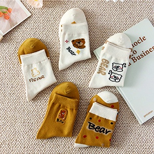 ⭐️𝐈𝐇𝐒 𝟗𝟐𝟏 𝐋𝐚𝐦𝐩𝐮𝐧𝐠⭐️Kaos Kaki Pria Wanita Panjang Setinggi Betis Motif Beruang Bear Fashion Socks Korea