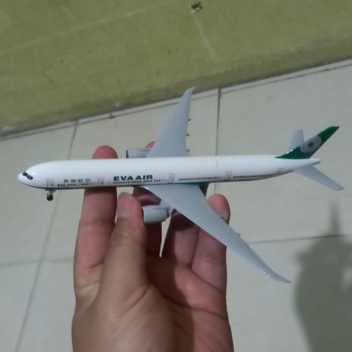 Diecast Miniatur Pesawat Eva Air 777 Pesawat Boeing