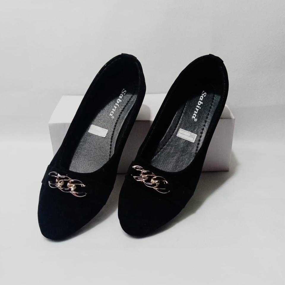 Viral Sepatu balet wanita simple kekinian flatshoes sol karet viral 2022 sepatu hitam variasi rantai