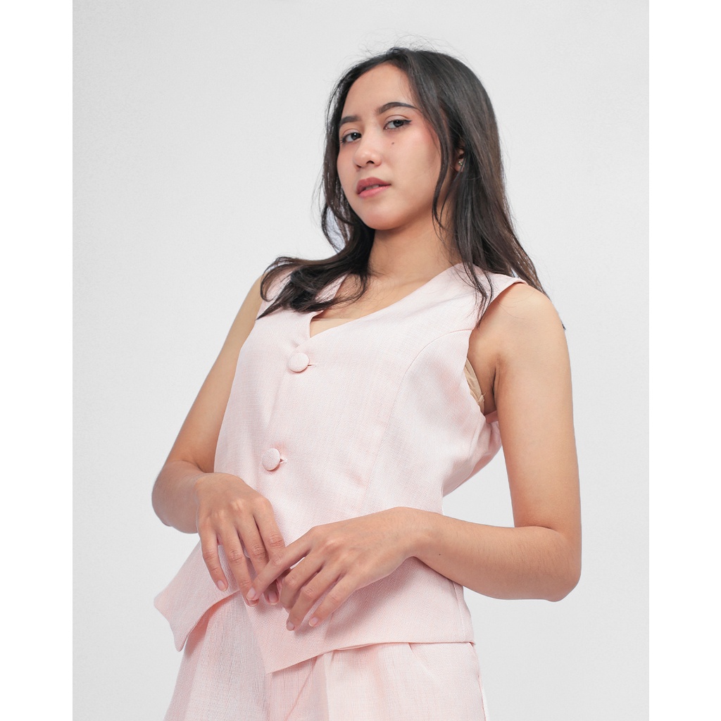 Khakikakiku Yuri Vest Blush