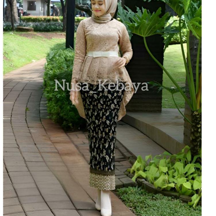 12.12 Terlaris Real Pict Kebaya Pinguin Setelan Kebaya Brokat aurora Mix Rok Plislet Warna Mocca Gol